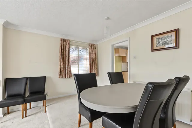 Dale Close, Breaston, DE72, photo 3