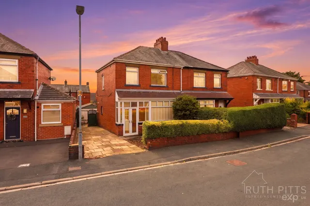 Coniston Road, Dewsbury, WF12, photo 1