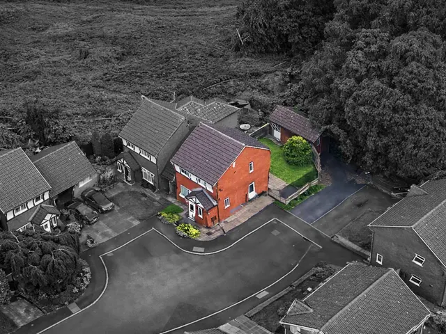 Photo 3 — Shirebrook Drive, Radcliffe, M26