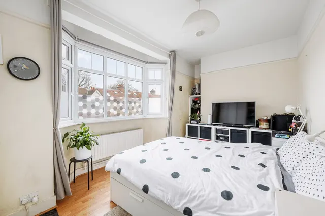 Radbourne Avenue, Ealing, W5, photo 2