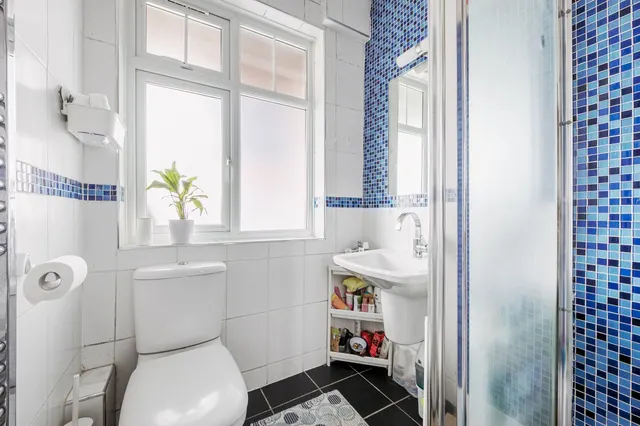 Radbourne Avenue, Ealing, W5, photo 3