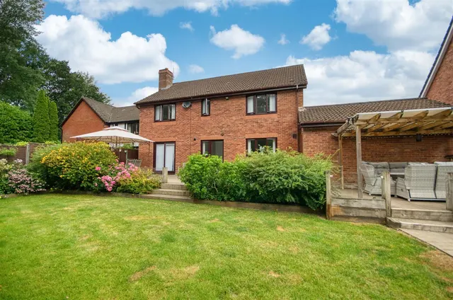 Photo 2 — Thistle Road, Hedge End, Southampton, SO30 0TT