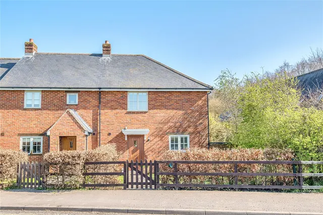 Swindon Road, Avebury, Marlborough, Wiltshire, SN8 1RH, photo 1