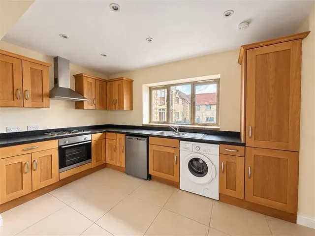 Canons Court Mews, GL12, photo 2