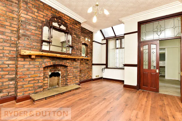St. James Terrace, Heywood, OL10, photo 3