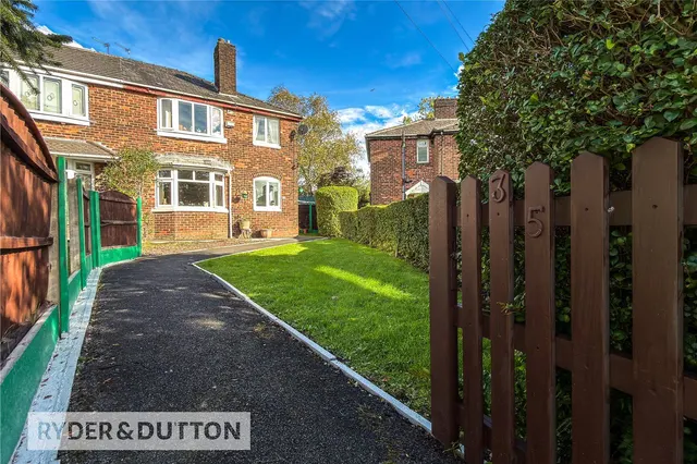 Broadway, New Moston, M40, photo 1