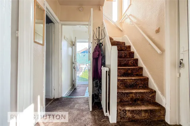 Broadway, New Moston, M40, photo 2