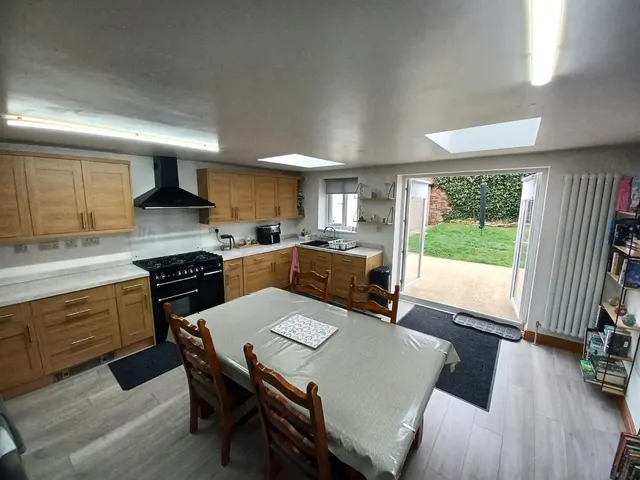 Leeds, LS7, photo 2