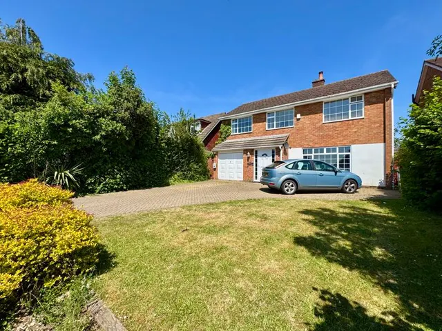 Highlea Avenue, Flackwell Heath HP10 9AD, photo 1
