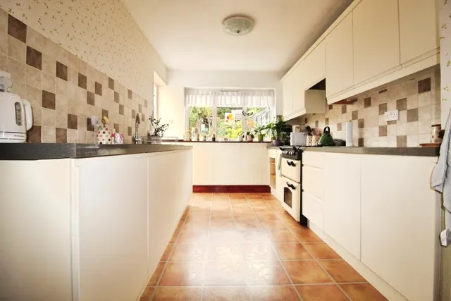 Thele Avenue, Stanstead Abbotts, SG12, photo 2