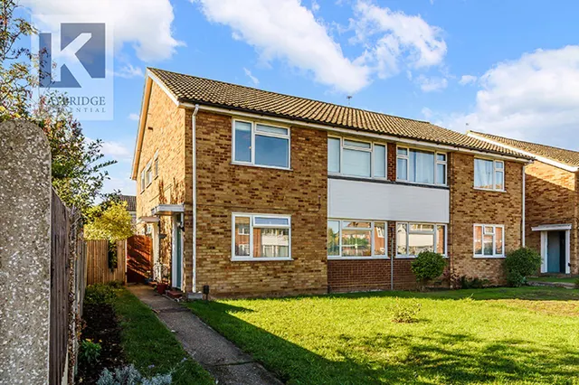 Larkspur Way, Epsom, KT19, photo 1