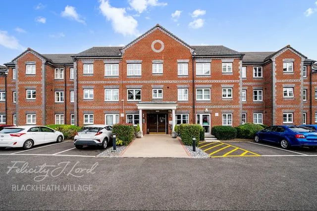 Marvels Lane, London, SE12, photo 1