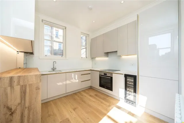 Photo 2 — 14 Strutton Ground, London