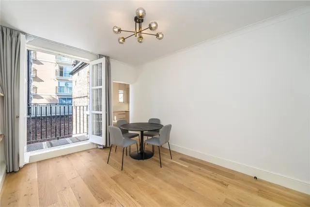 14 Strutton Ground, London, photo 1