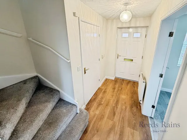 Photo 2 — Chatsworth Park Avenue, Stoke-on-Trent, Staffordshire, ST4