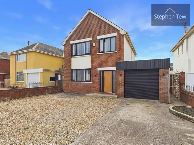 Freemantle Avenue, Blackpool, FY4, photo 1