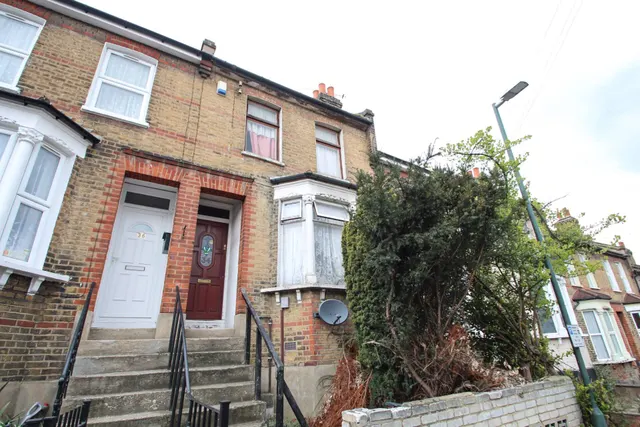 Maximfeldt Road, Erith, Kent, DA8, photo 1