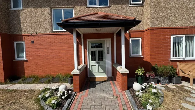 Hall Road West, L23, photo 1