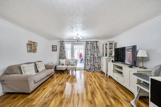 Mayfly Close, Eastcote, HA5, photo 3