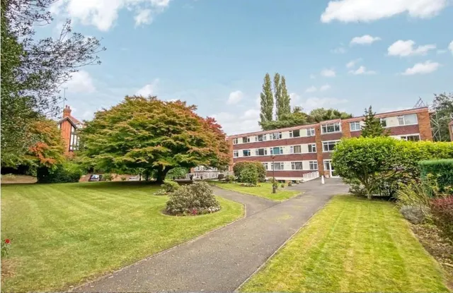 3 bedroom flat, Davenport Road, Earlsdon, CV5
