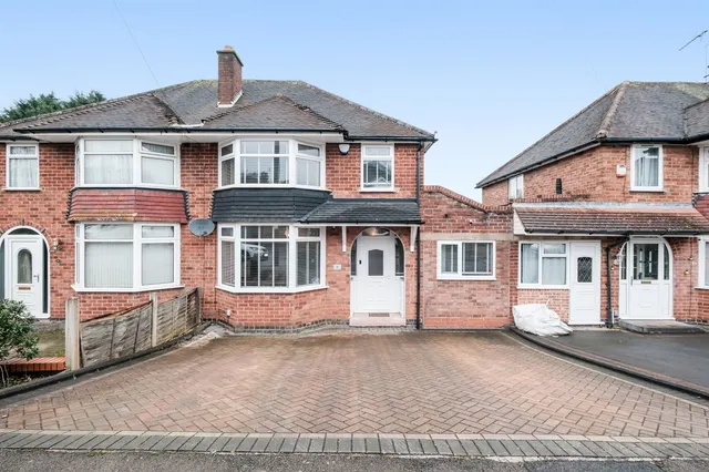 Loynells Road, Rednal, B45, photo 1