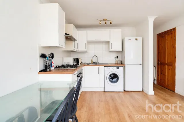Lynwood Close, London, E18, photo 2