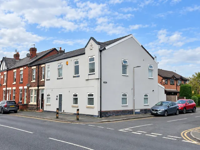 Lower Bents Lane, Bredbury, SK6, photo 1