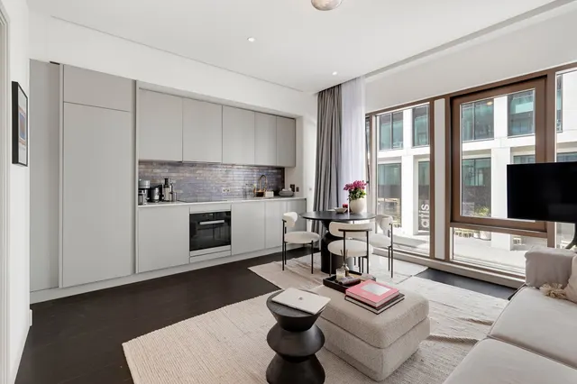 Victoria Street, London, SW1H, photo 1