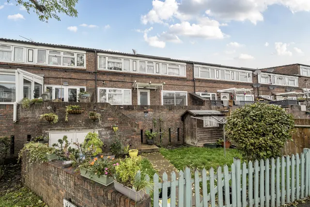 Hamble Walk, Northolt, UB5, photo 1