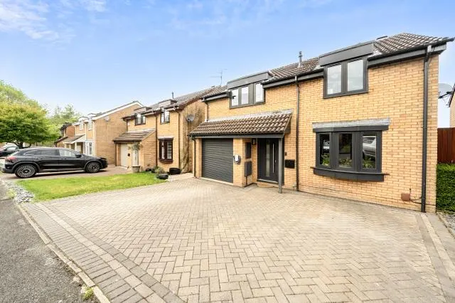 Southernwood Drive, Swindon, SN2, photo 1