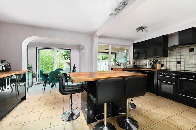 Ashbury Drive, Blackwater, GU17, photo 3