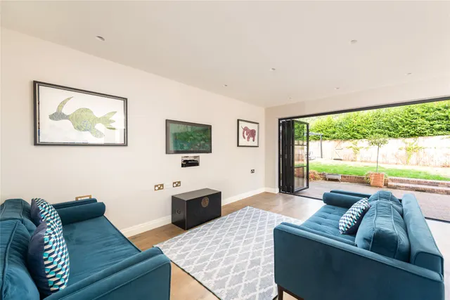 Priory Street, Newport Pagnell, MK16, photo 1