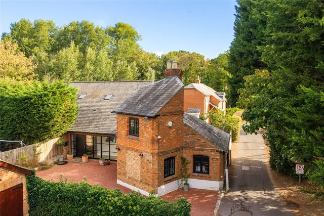 Priory Street, Newport Pagnell, MK16, photo 2
