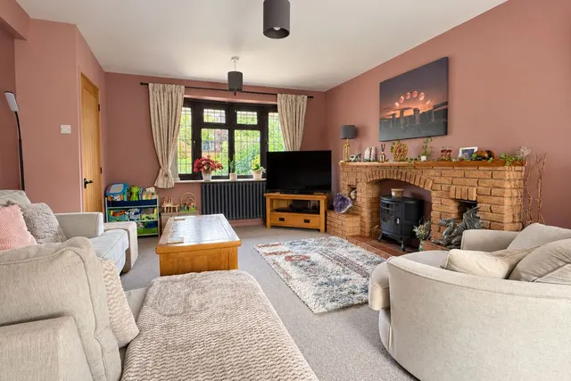 The Parkway, Shelfield, WS4, photo 2