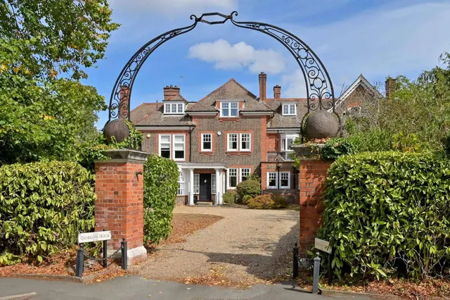 Lower Cookham Road, Maidenhead, Berkshire, SL6 8JU, photo 1