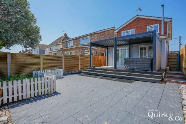 Labworth Road, Canvey Island, SS8, photo 1