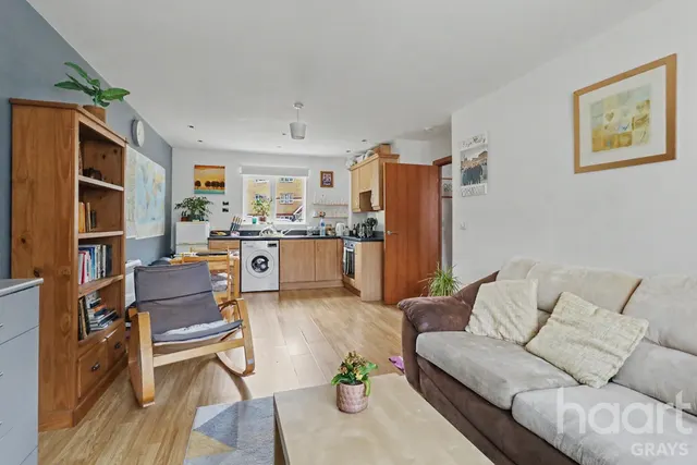 Kendal, Purfleet, RM19, photo 3