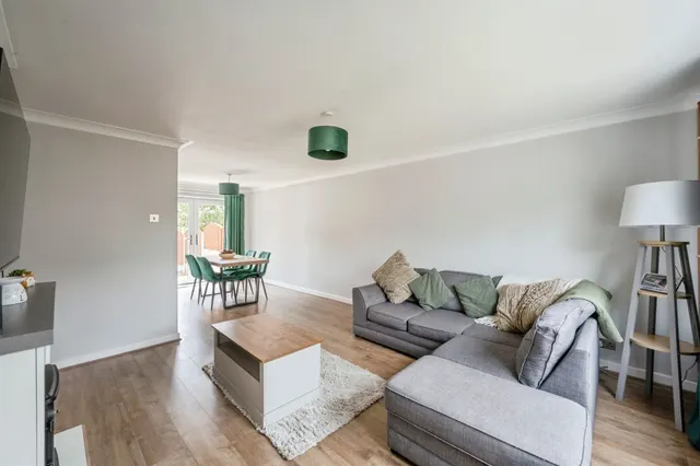 Photo 3 — Ivatt Close, Bawtry, DONCASTER