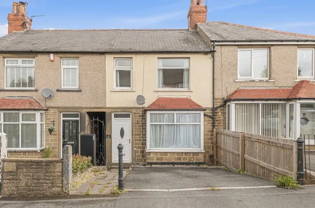 Sandene Drive, Crosland Moor, photo 1