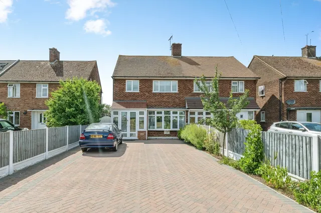 Brentwood Road, Grays, Essex, RM16, photo 1