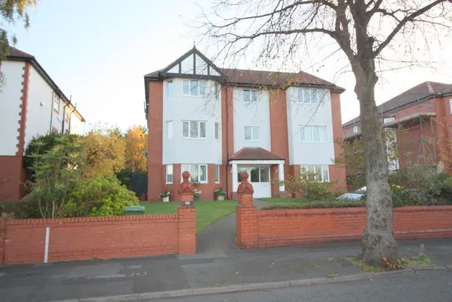 Dowhills Road, Blundellsands, L23