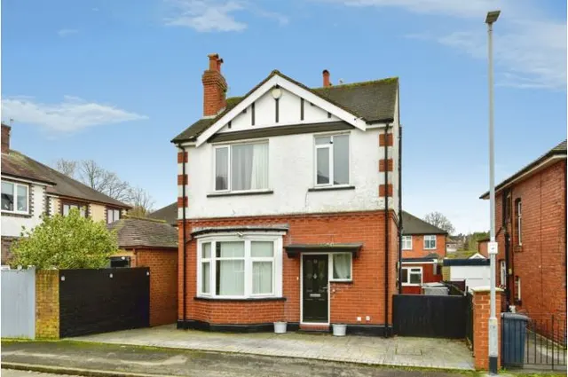 St. Johns Avenue, Newcastle, photo 1