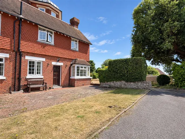 Buxton Road, Eastbourne, BN20 7LF, photo 1