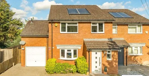 Beverley Road, Sunbury-on-Thames, TW16, photo 1