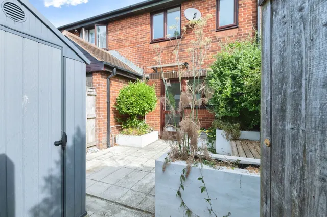 Waldren Close, Poole, BH15, photo 3