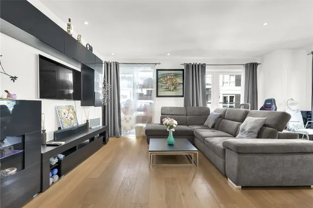 Distillery Road, Fulham Reach, W6, photo 3
