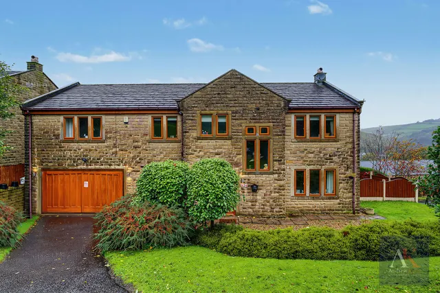 Henshaw Woods, Todmorden, OL14, photo 1