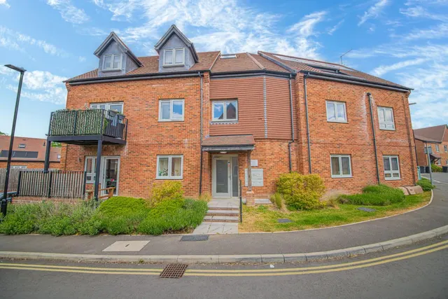 Samuel Jarvis Avenue, Fair Oak, SO50, photo 1