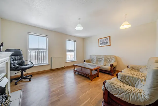 Photo 2 — Battery Road, SE28