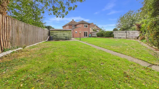 Francis Gardens, Peterborough, photo 2